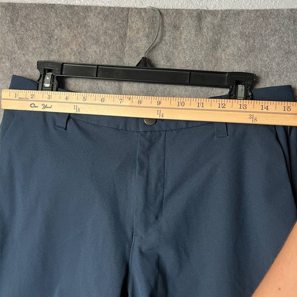 Lululemon ABC Men Size 31 Navy Blue Flat Front Shorts - Picture 2 of 6